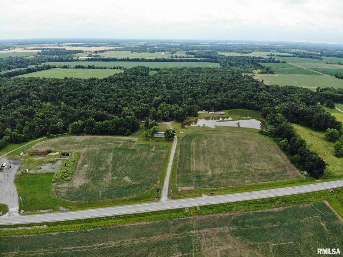 206 Ash Dr., Xenia, IL 62899