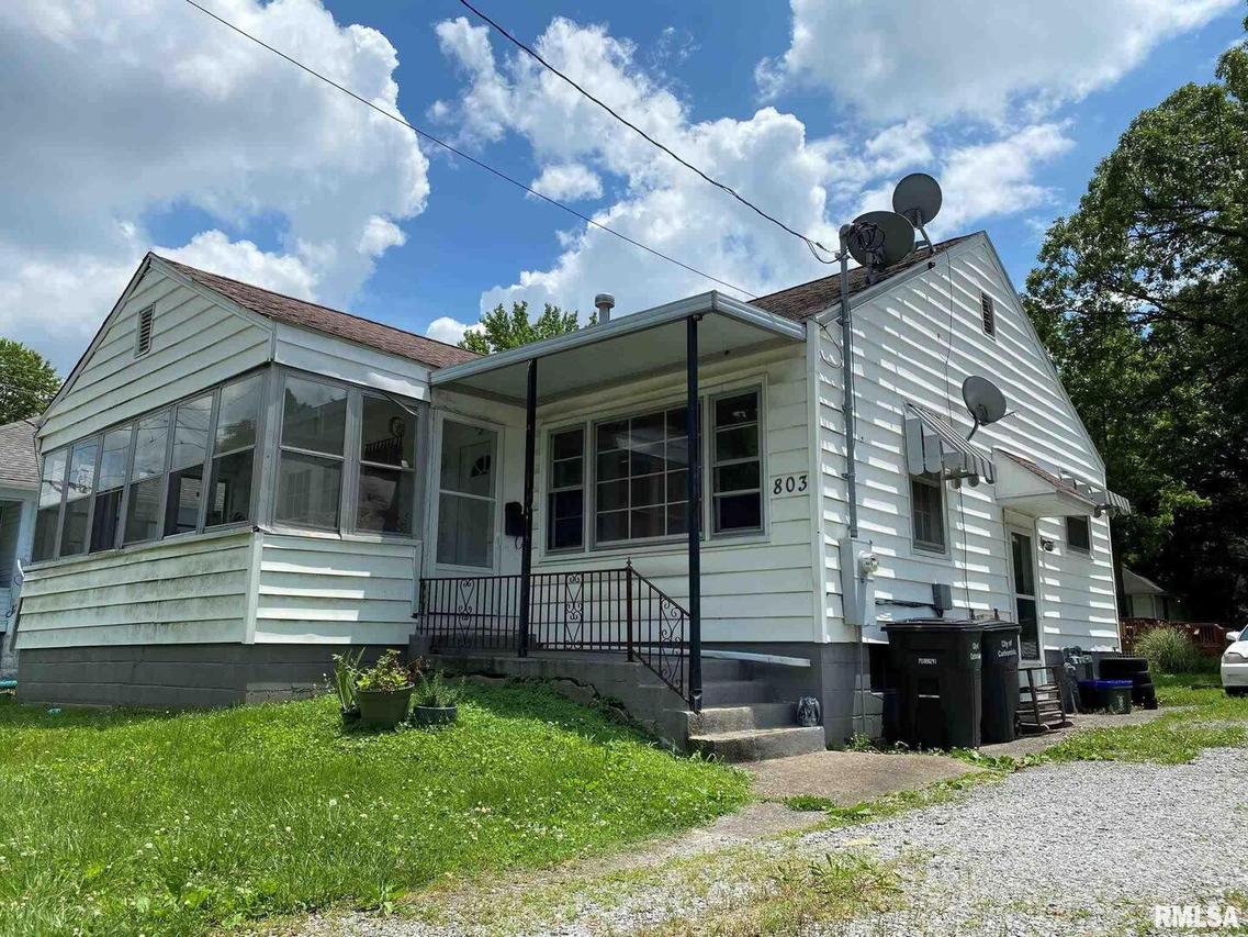 803 W Walnut St., Carbondale, IL 62901