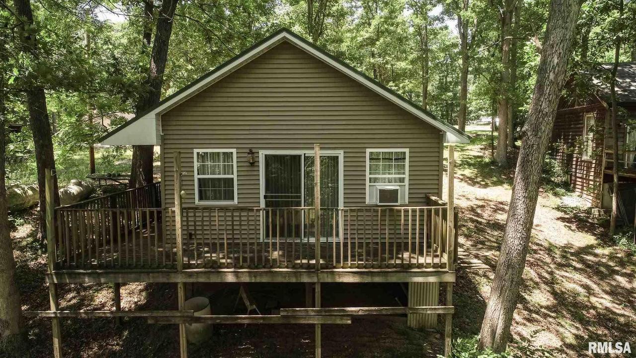 16914 Briarwood Ln., Carlinville, IL 62626