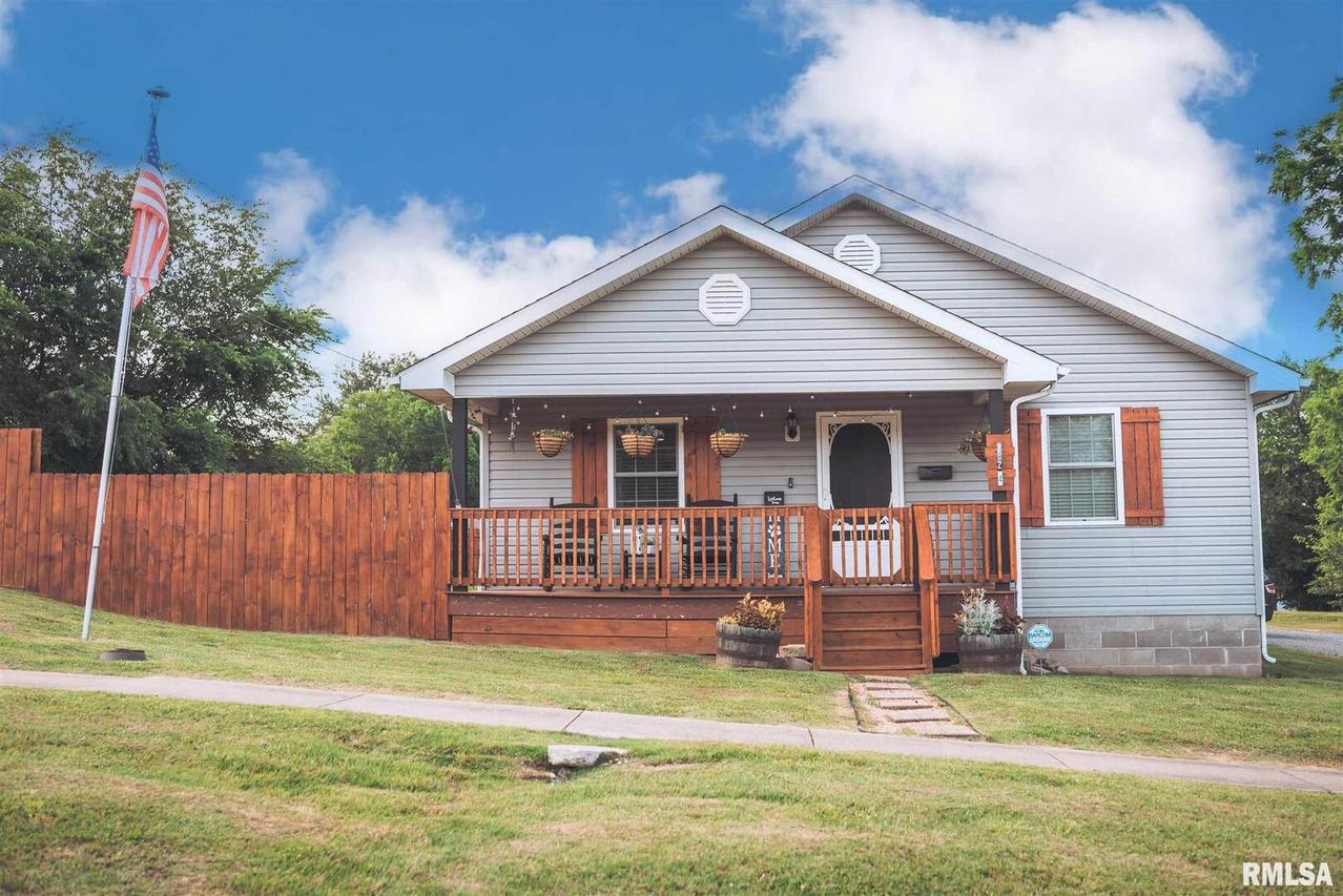 724 E Illinois Ave., Carterville, IL 62918