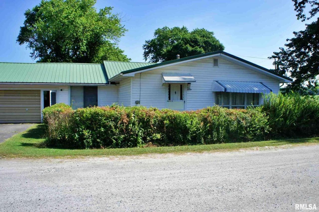551 Tucker Ln., Metropolis, IL 62960