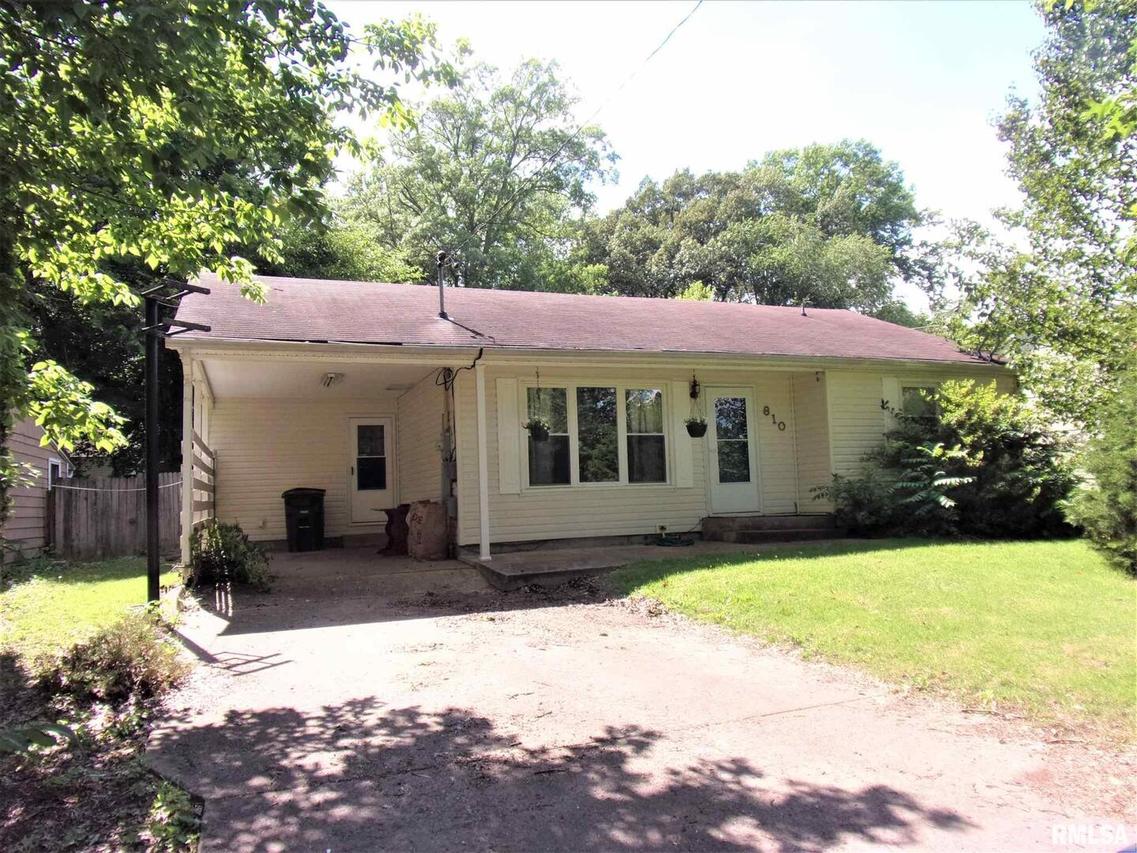 810 N Springer St., Carbondale, IL 62901