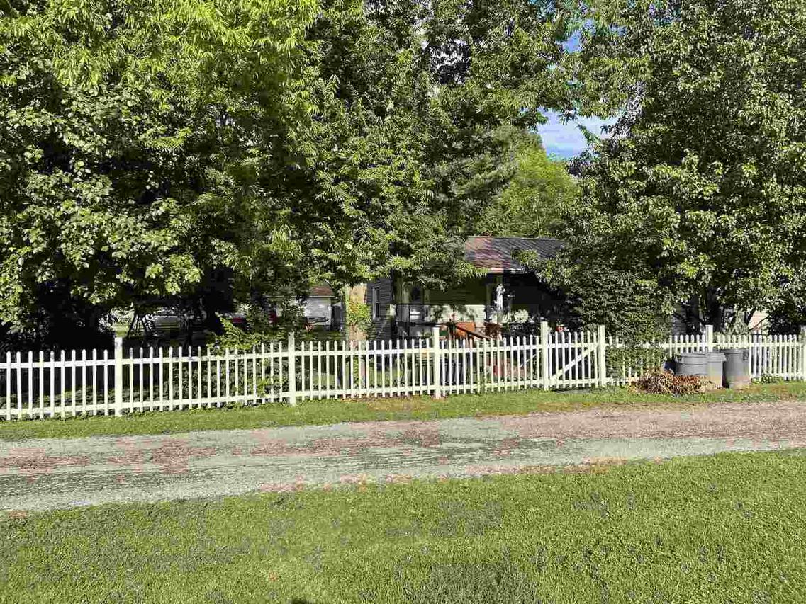 641 N Church St., Cave In Rock, IL 62919