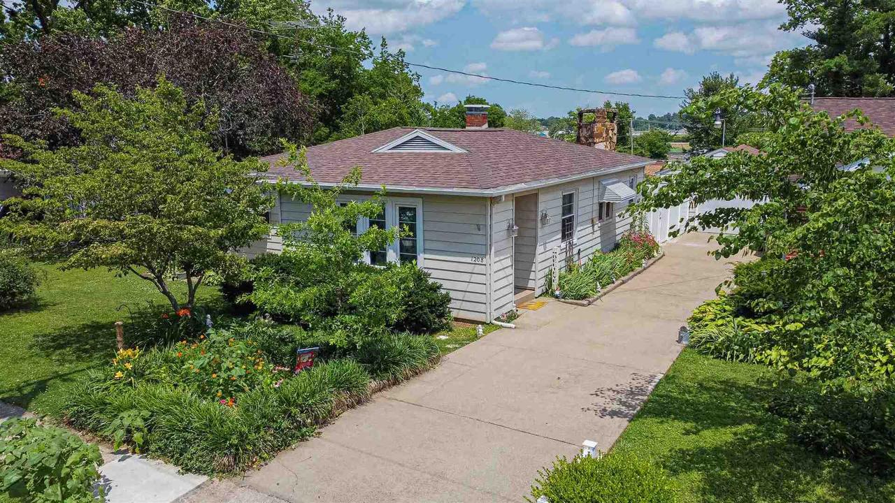 1208 S Jackson St., Harrisburg, IL 62946