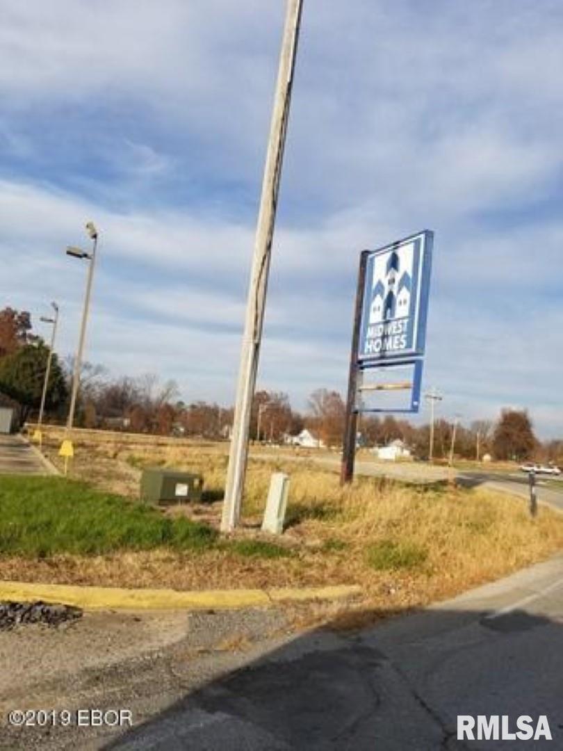 000 E Plaza Dr., Carterville, IL 62918