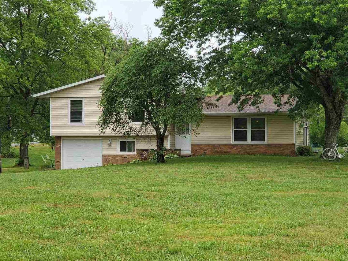 3850 Alyssum Rd., Pinckneyville, IL 62274