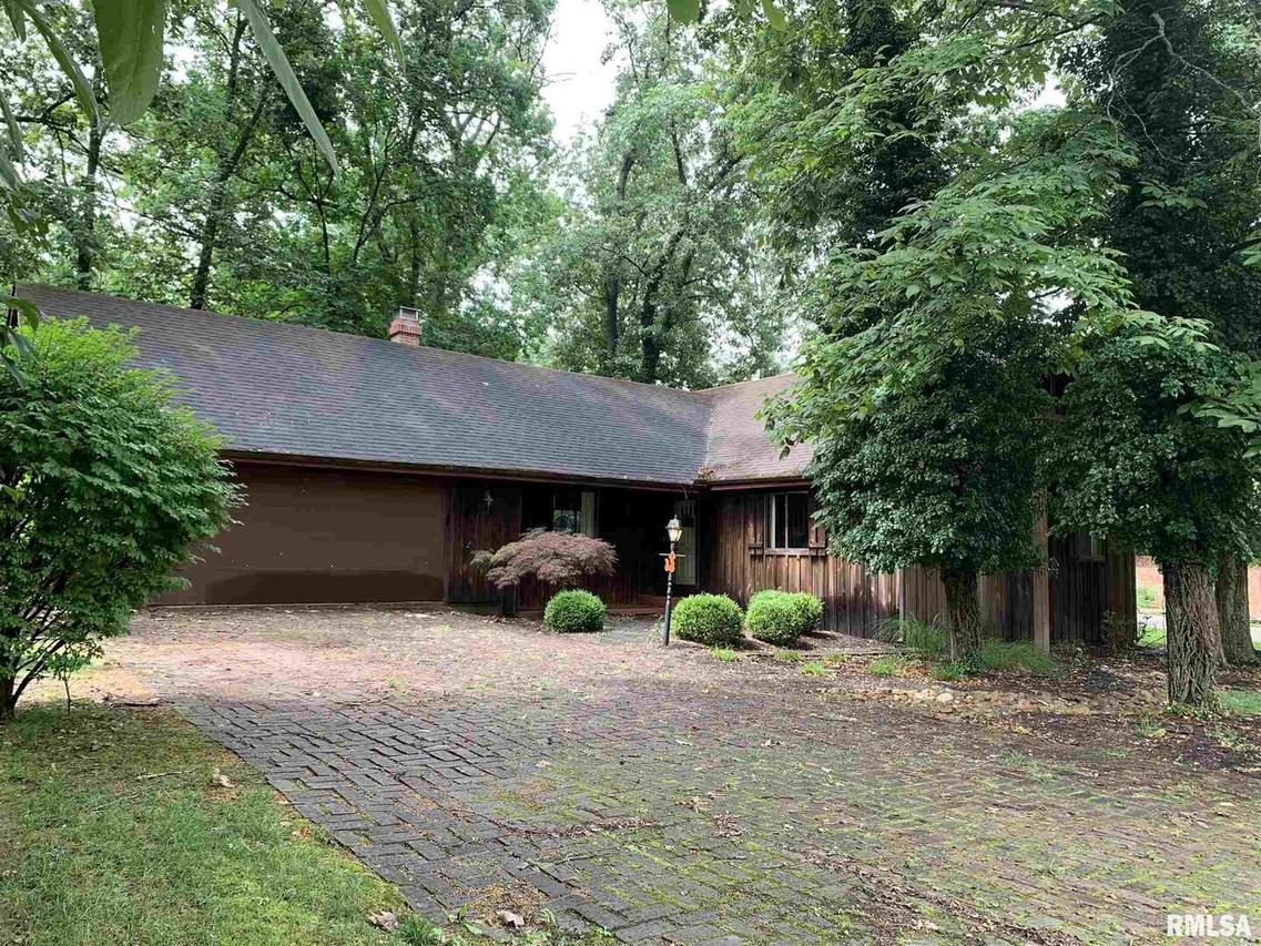 4223 Fox Creek Rd., Mt Vernon, IL 62864