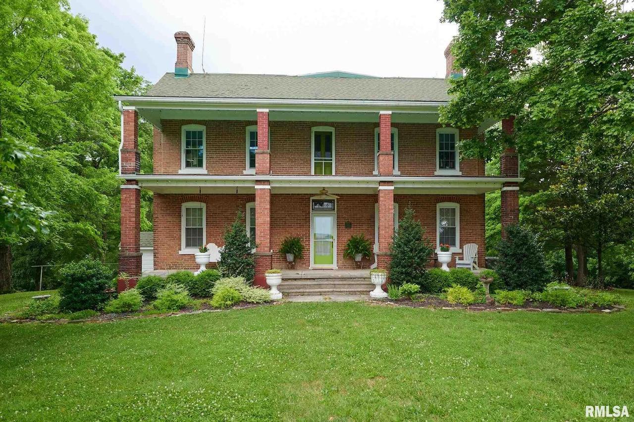 2105 Kaolin Rd., Cobden, IL 62920