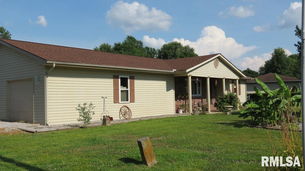 300 Lake Rd., Desoto, IL 62924