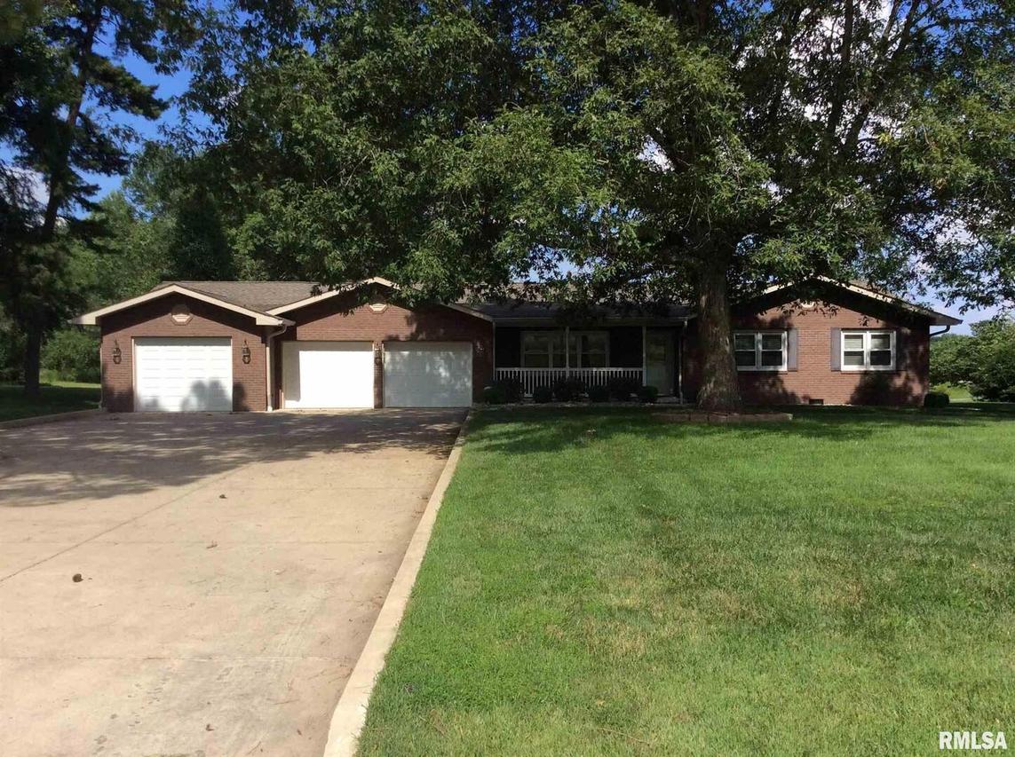 1508 N Main St., Dix, IL 62830