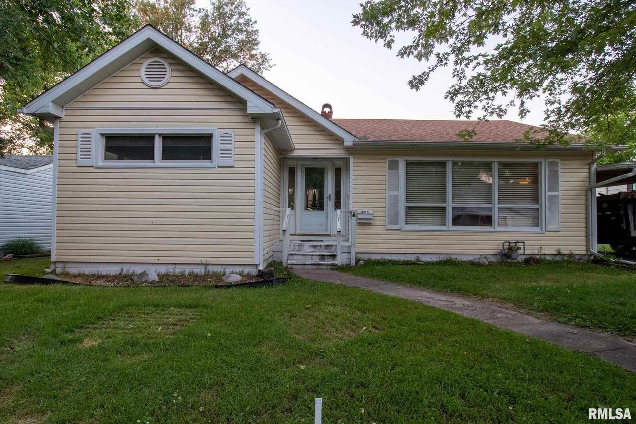 709 E Candy Cane Ln., West Frankfort, IL 62896