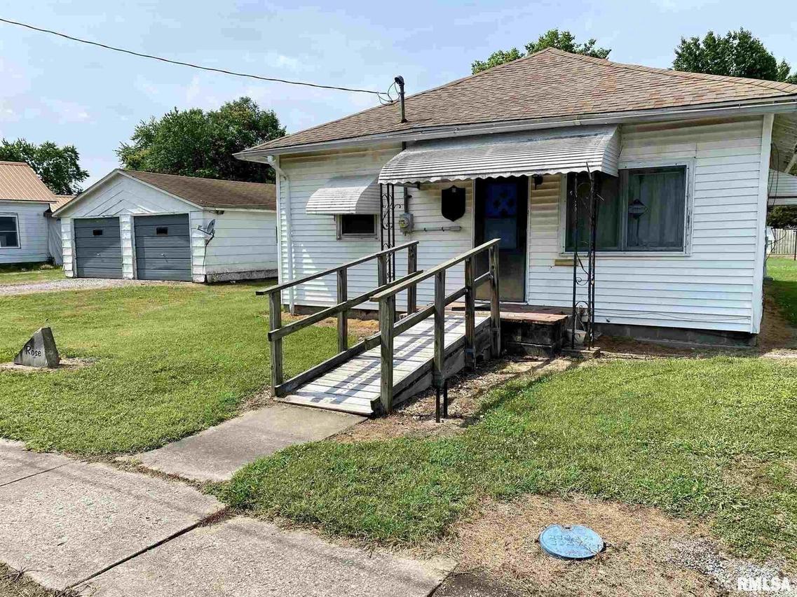 603 W Sylvia St., Christopher, IL 62822