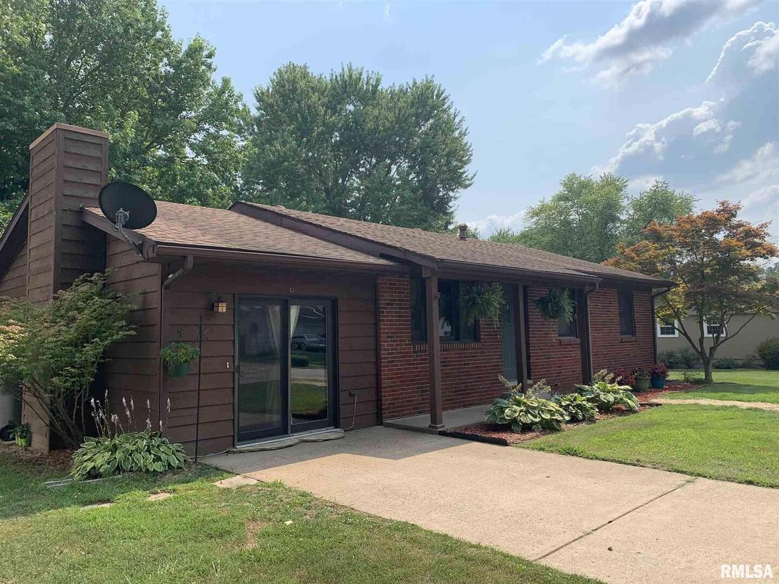 401 Lakeshore Dr., Carterville, IL 62918