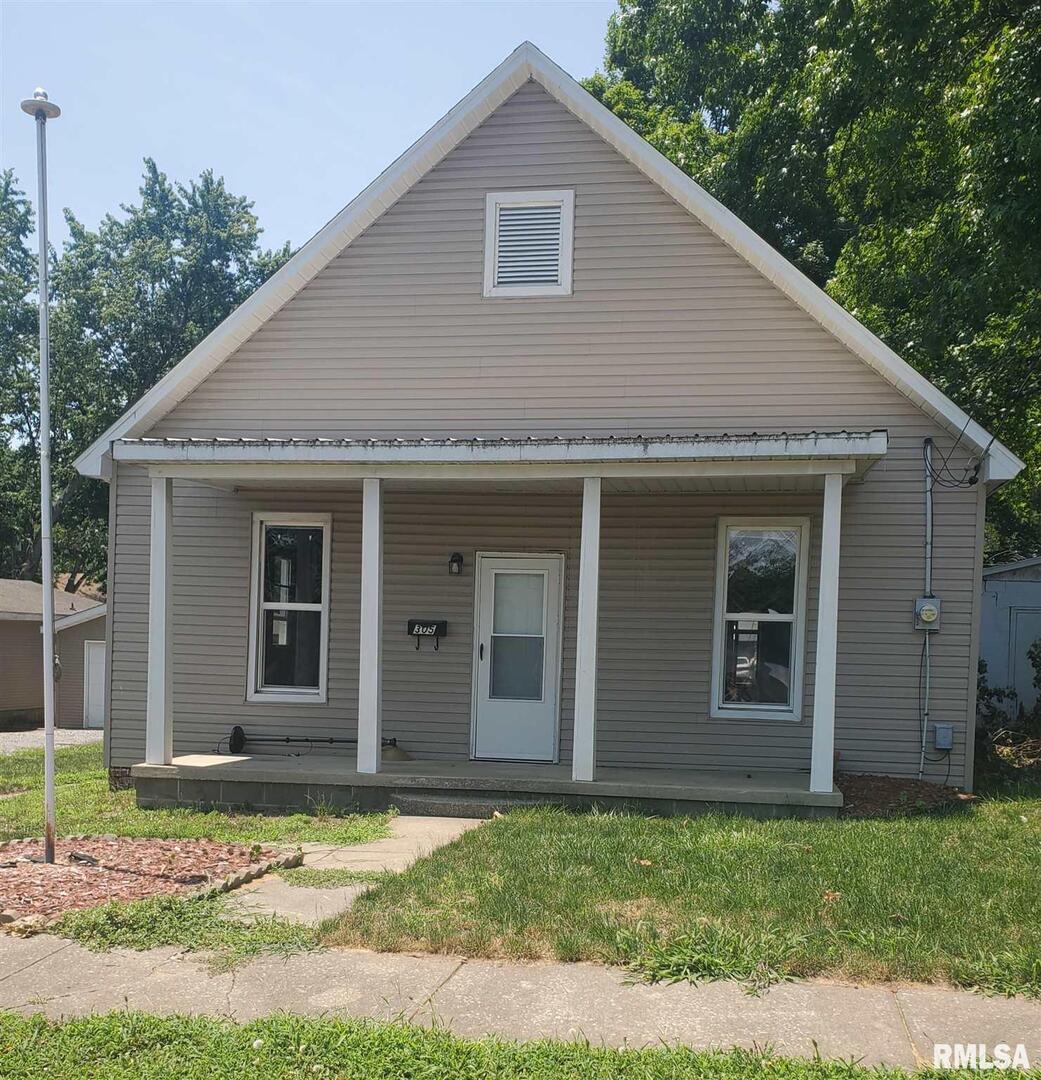305 N Line St., Duquoin, IL 62832