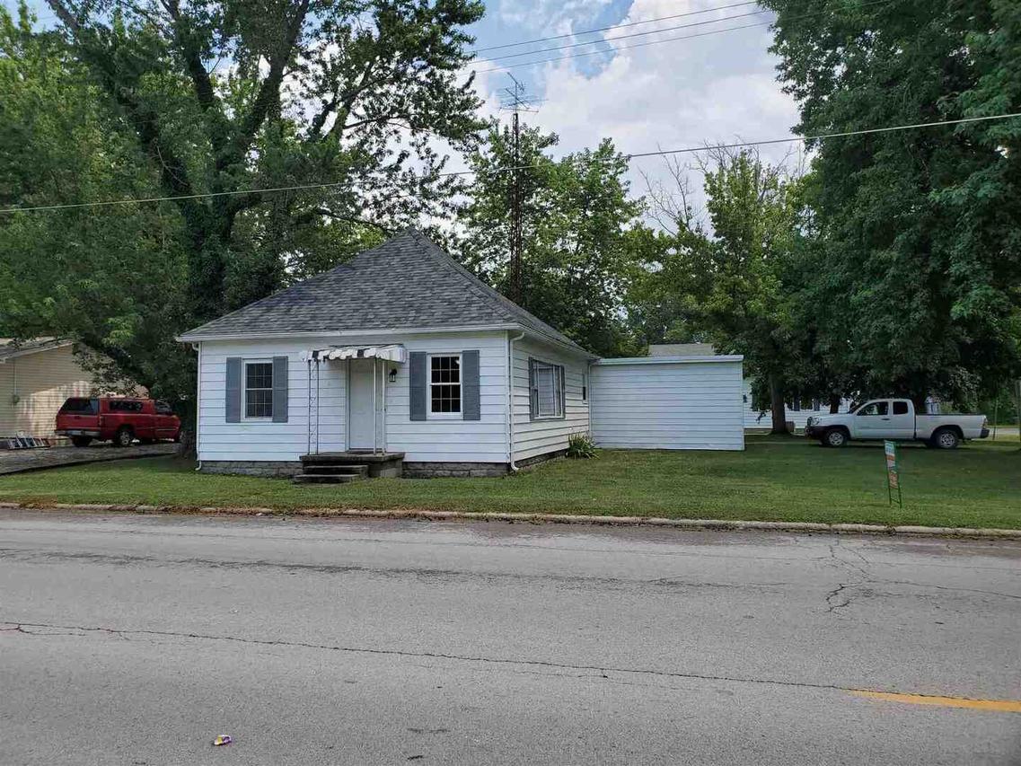 336 S Walnut St., Tamaroa, IL 62274