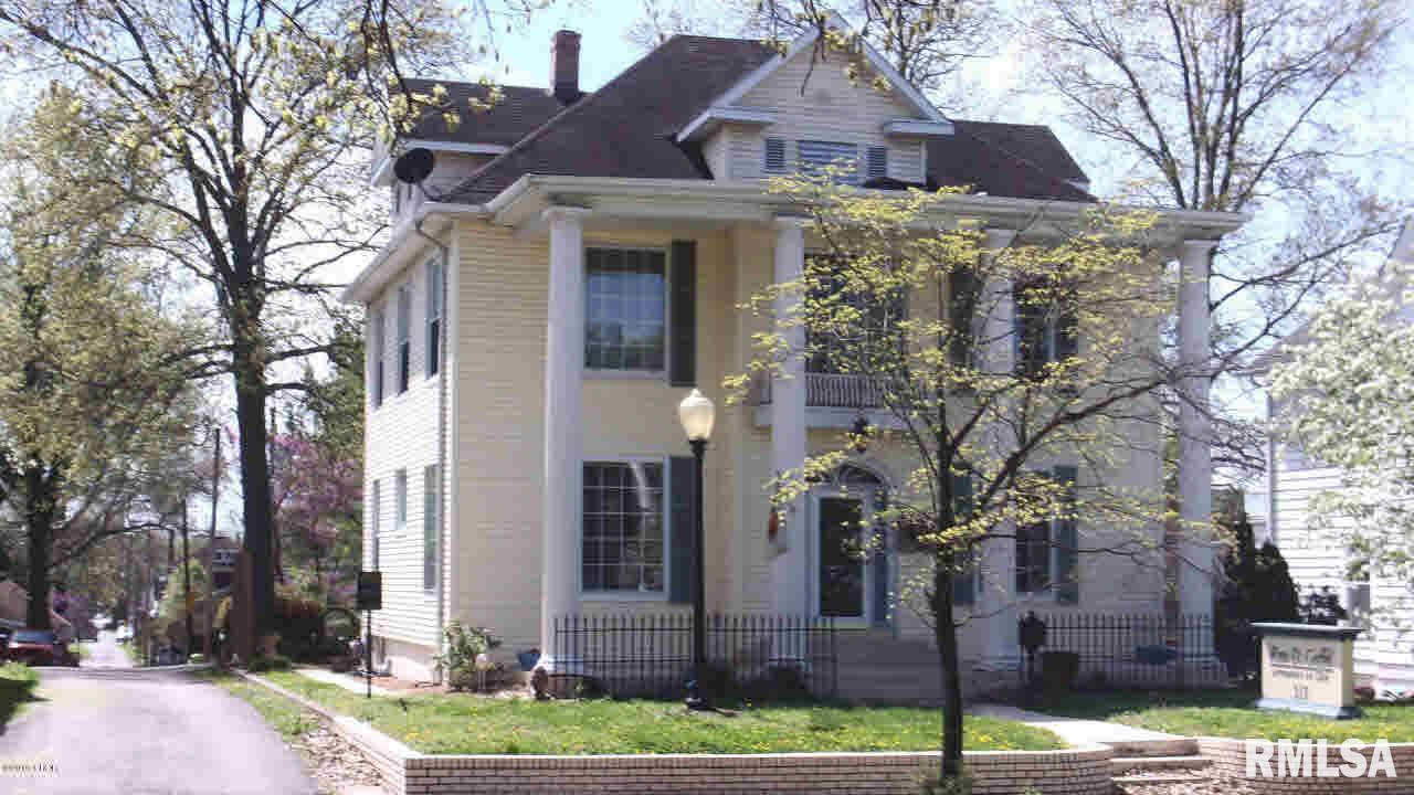 317 W Poplar St., Harrisburg, IL 62946