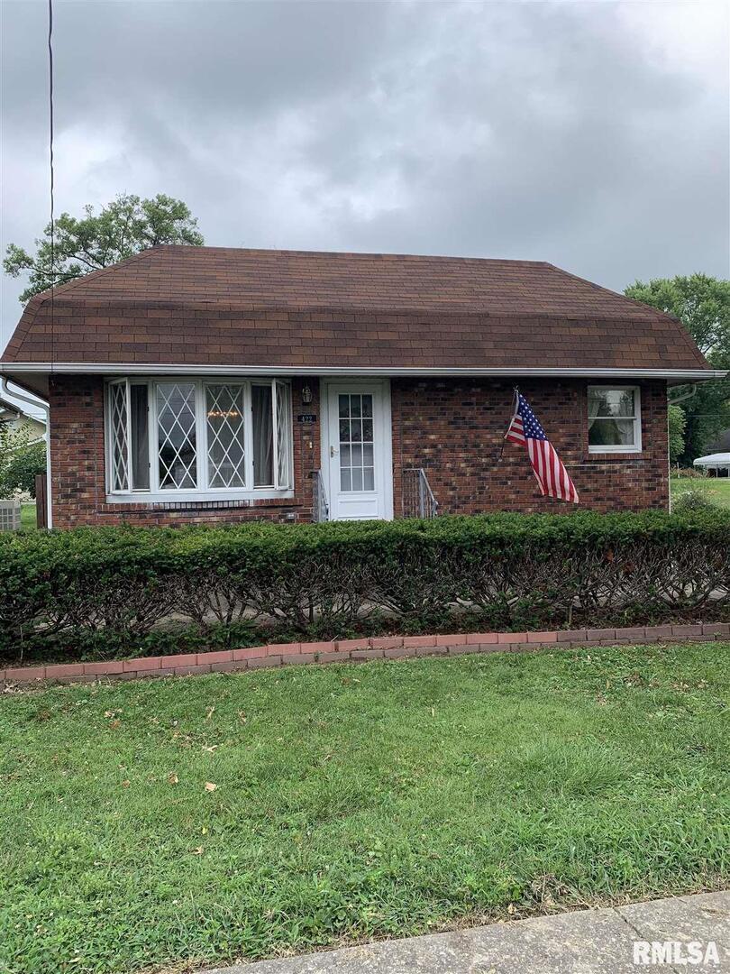 422 Cedar Ave., Duquoin, IL 62832