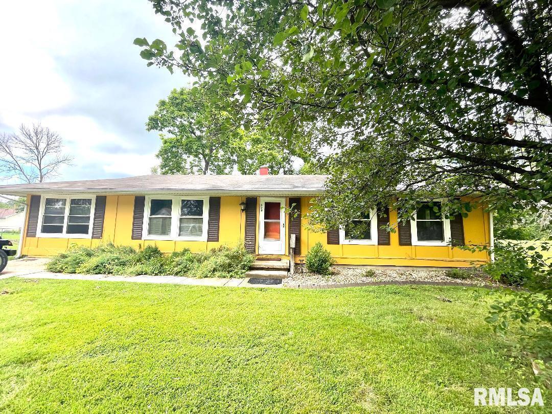 928 W 4th St., Centralia, IL 62801