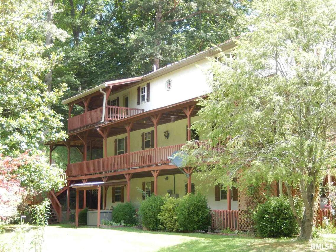 285 Walnut Valley Ln., Anna, IL 62906