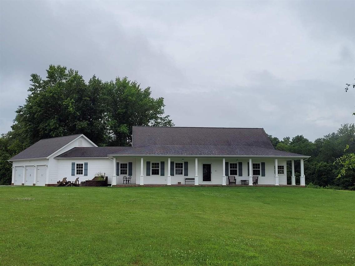 10745 E Savanna Rd., Mt Vernon, IL 62864