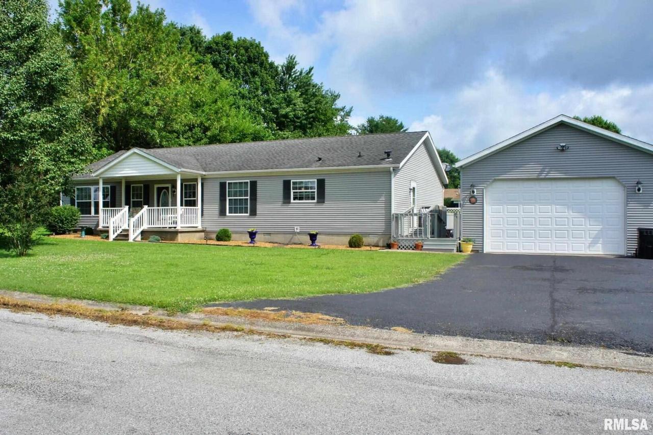 5 Northland Dr., Metropolis, IL 62960