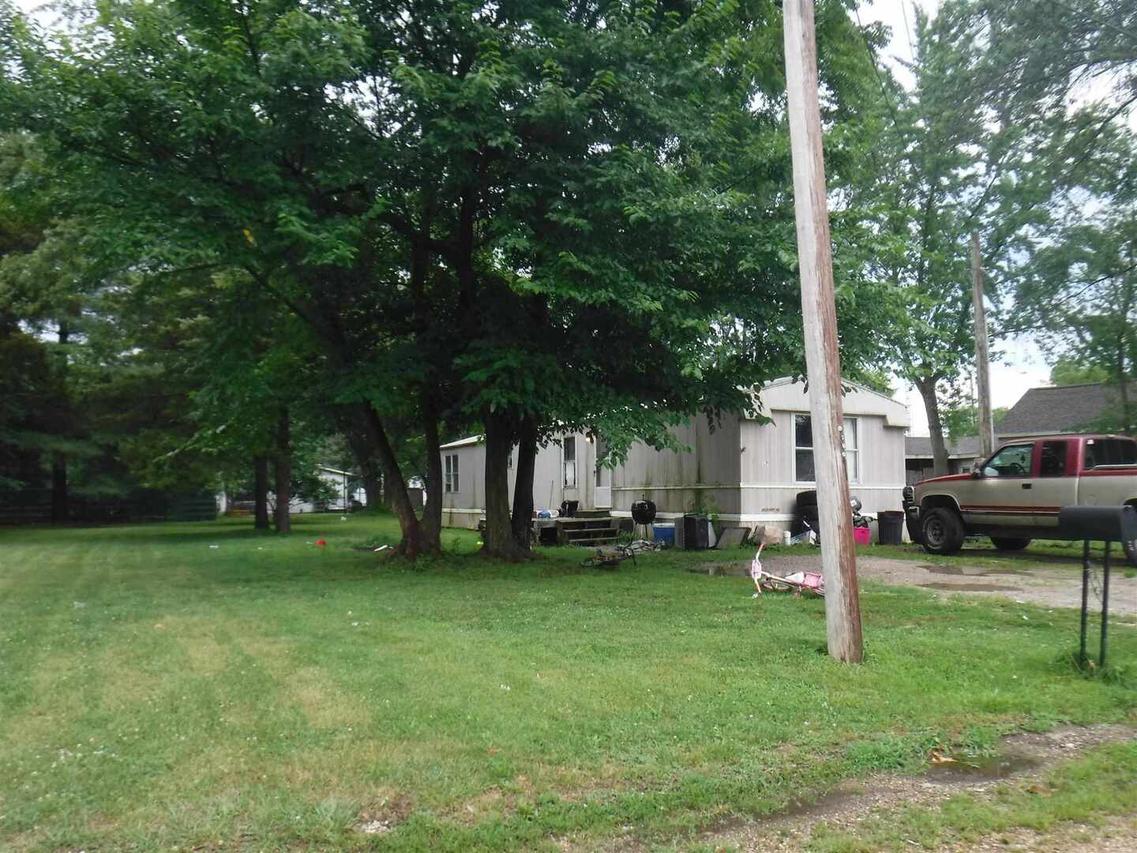 1210 Miller St., Salem, IL 62881