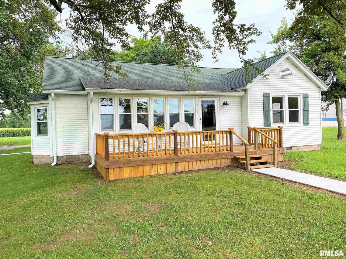 4507 S Stanford Rd., Flora, IL 62839