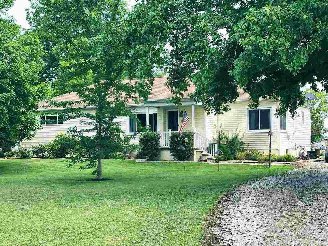 5 Mills Cart Rd., Salem, IL 62881