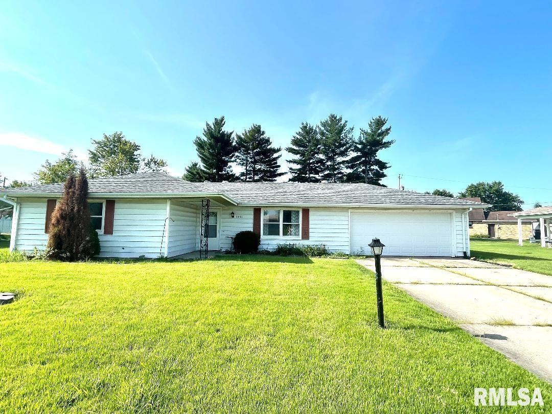 1911 W 4th St., Centralia, IL 62801