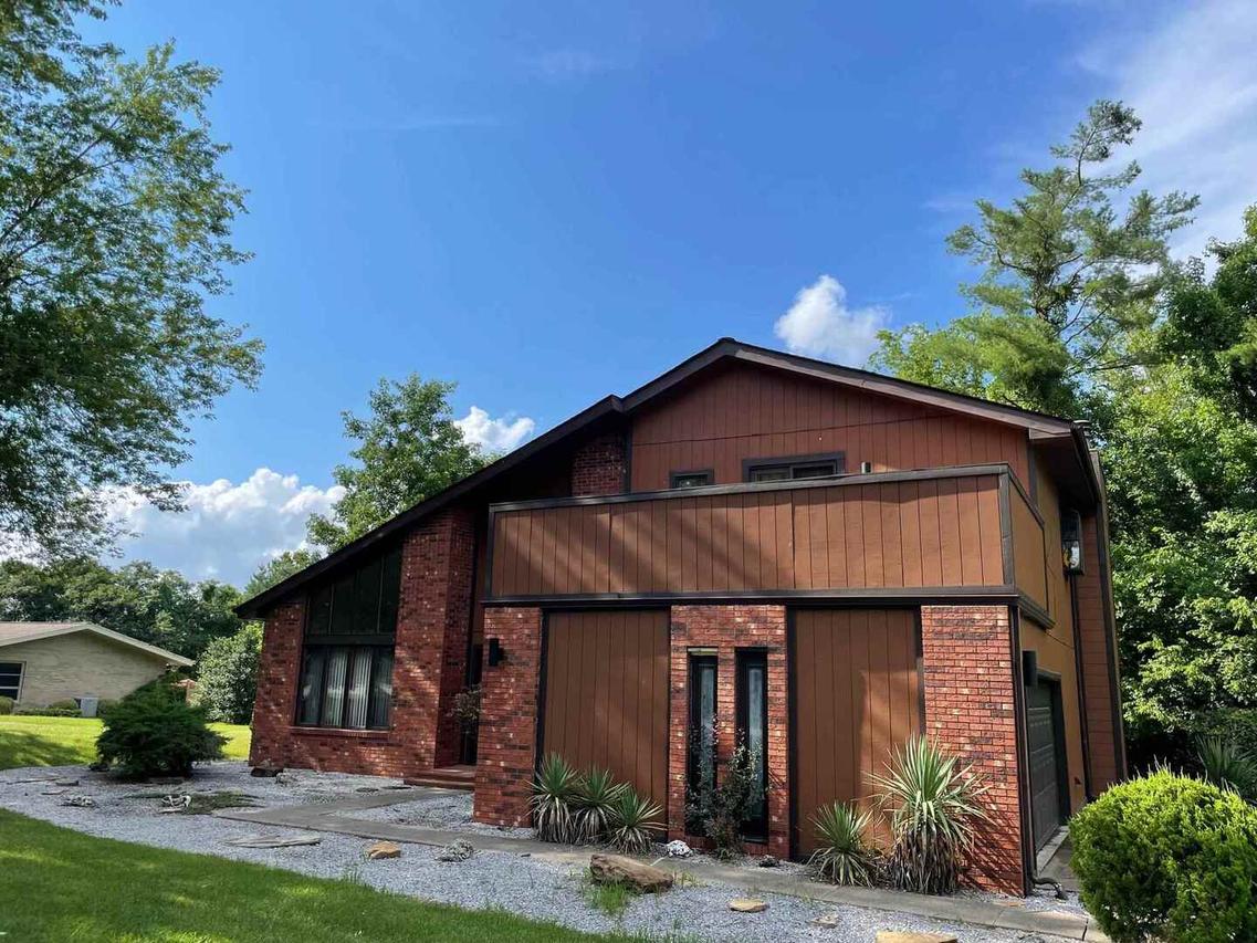 183 Heritage Rd., Carbondale, IL 62903