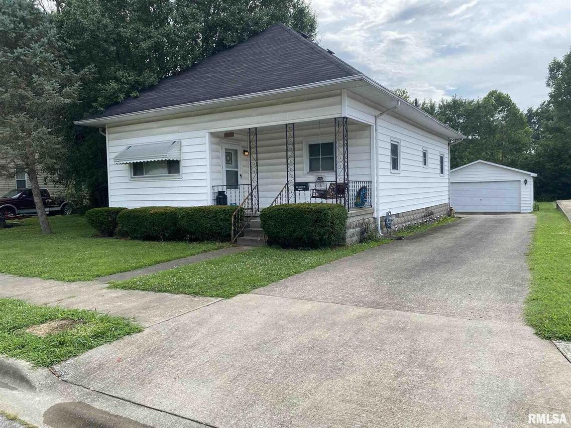 1100 Washington Ave., Johnston City, IL 62951