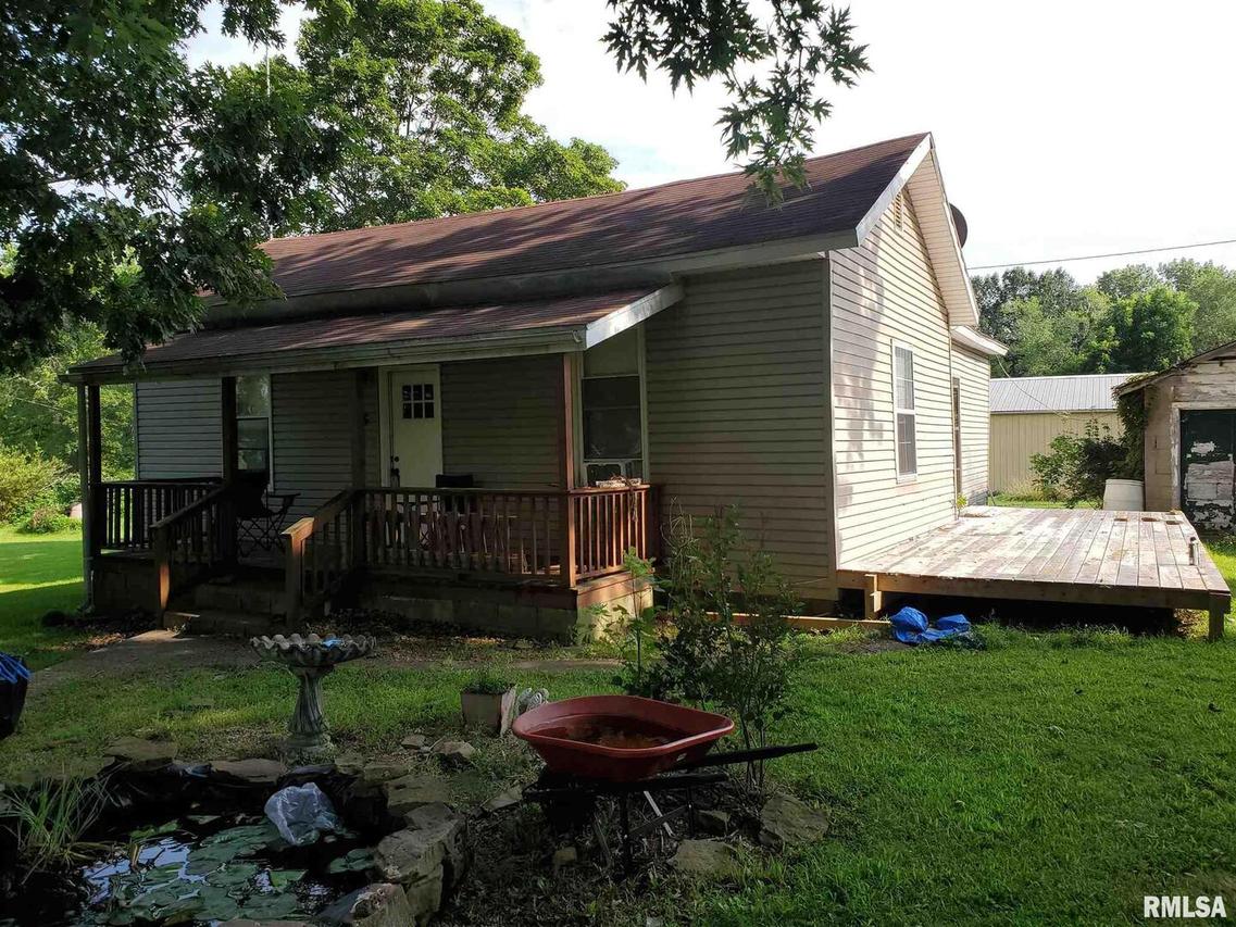 185 W 2nd St., New Burnside, IL 62967