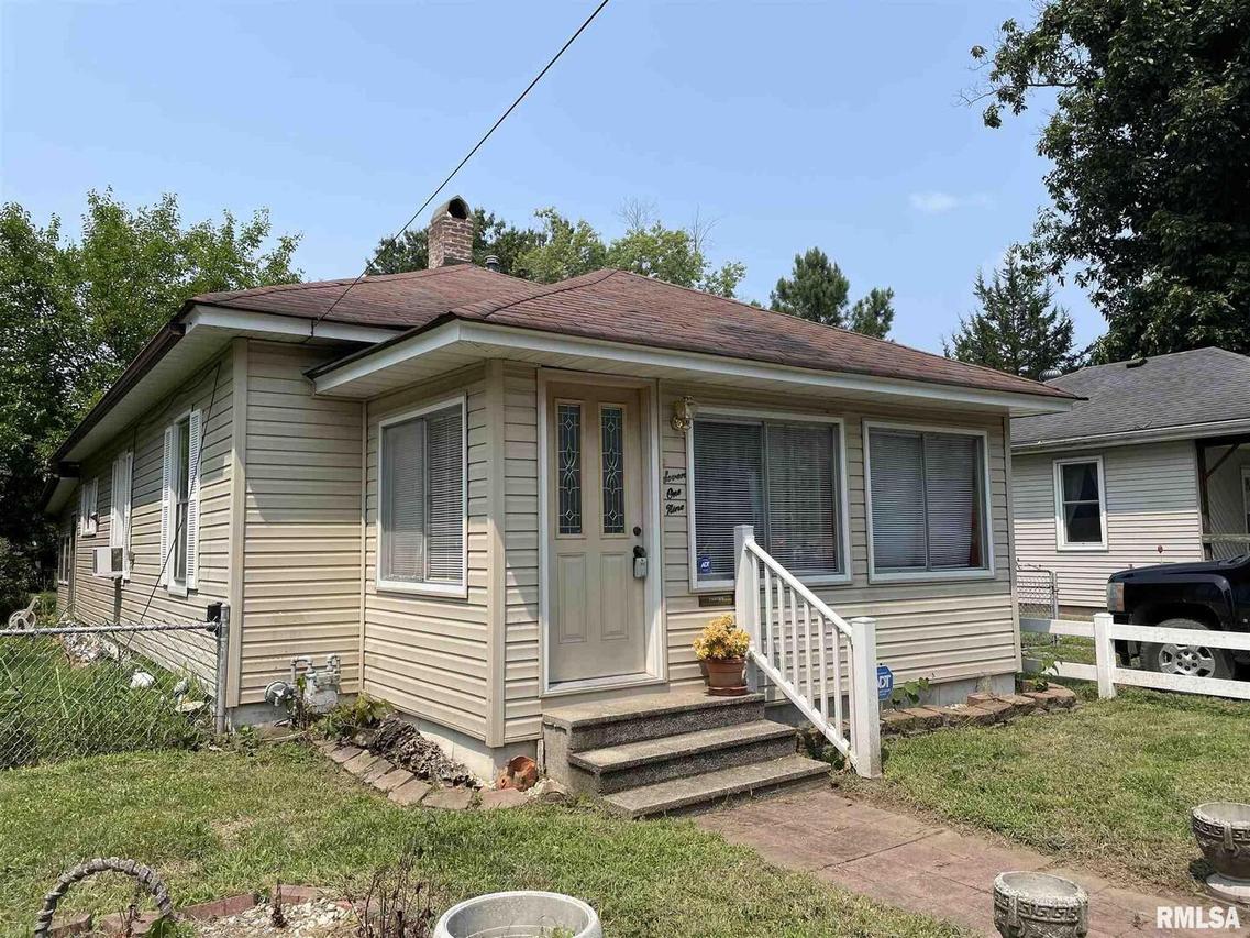 719 E Taylor St., Benton, IL 62812