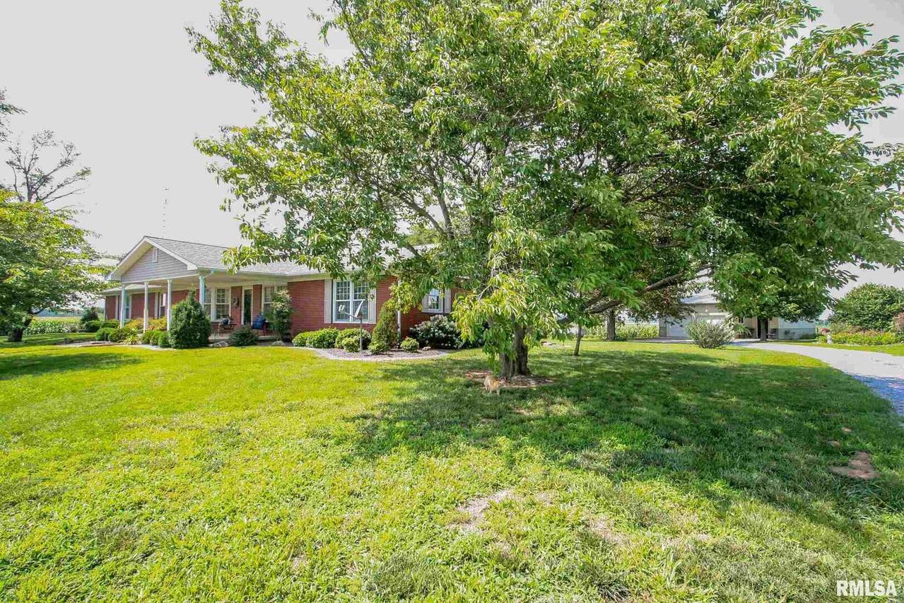 1458 County Road 1500 N, Carmi, IL 62821