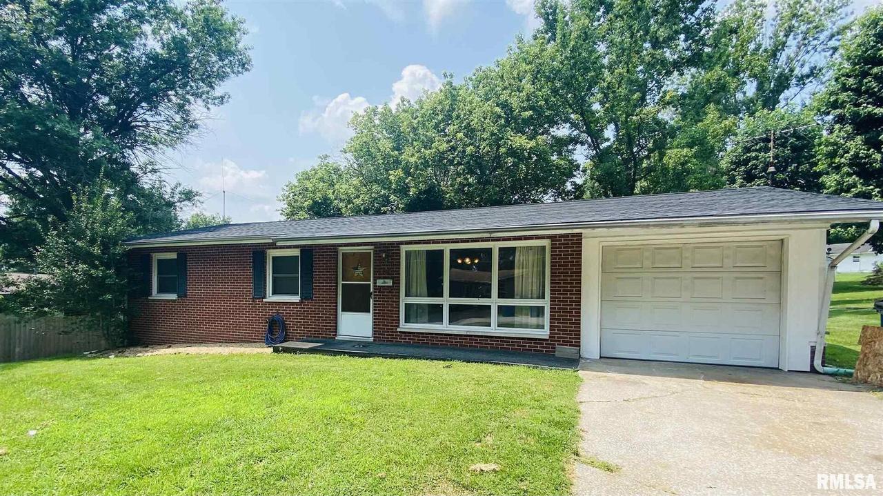 102 Cherry St., Anna, IL 62906