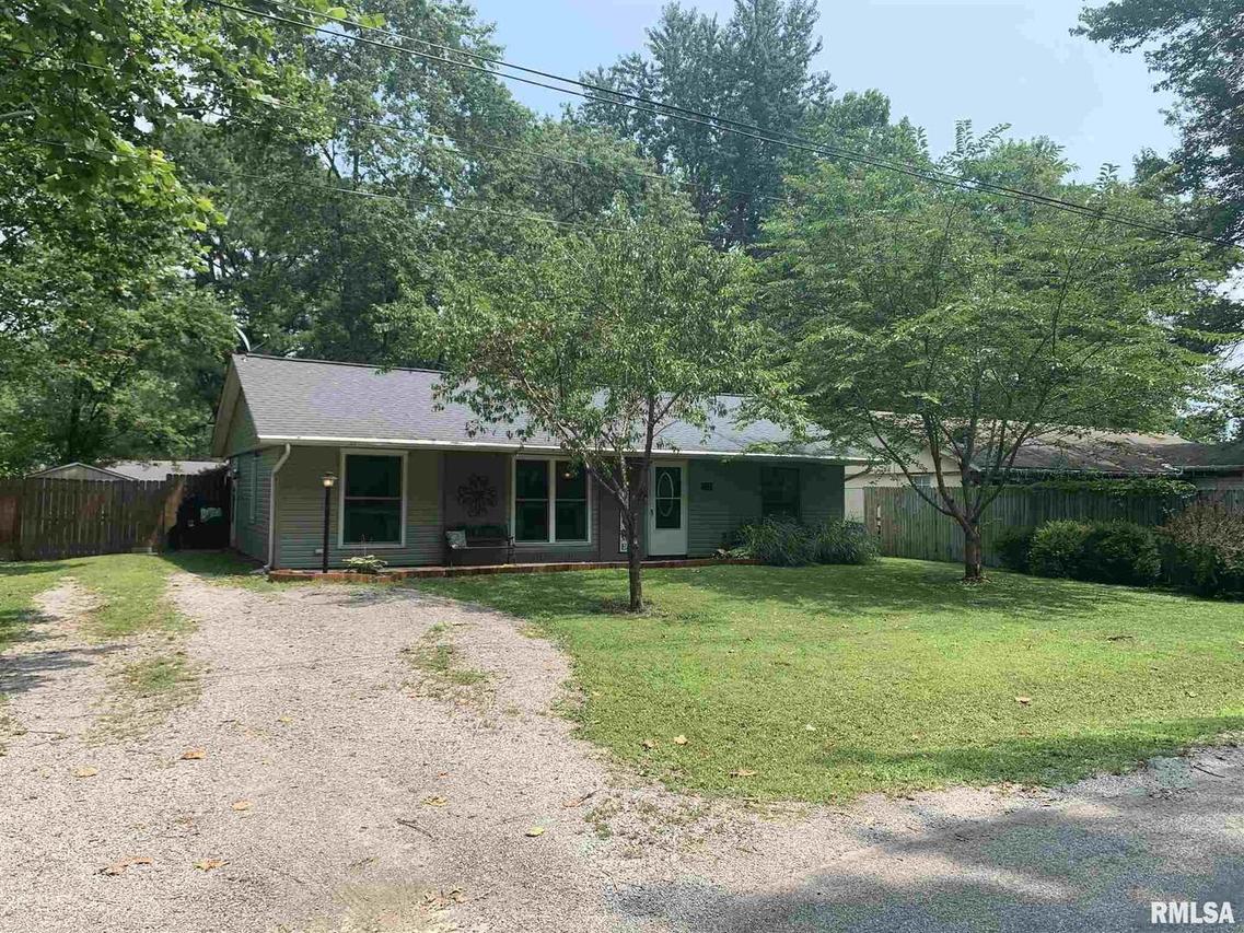 712 N 27th St., Herrin, IL 62948