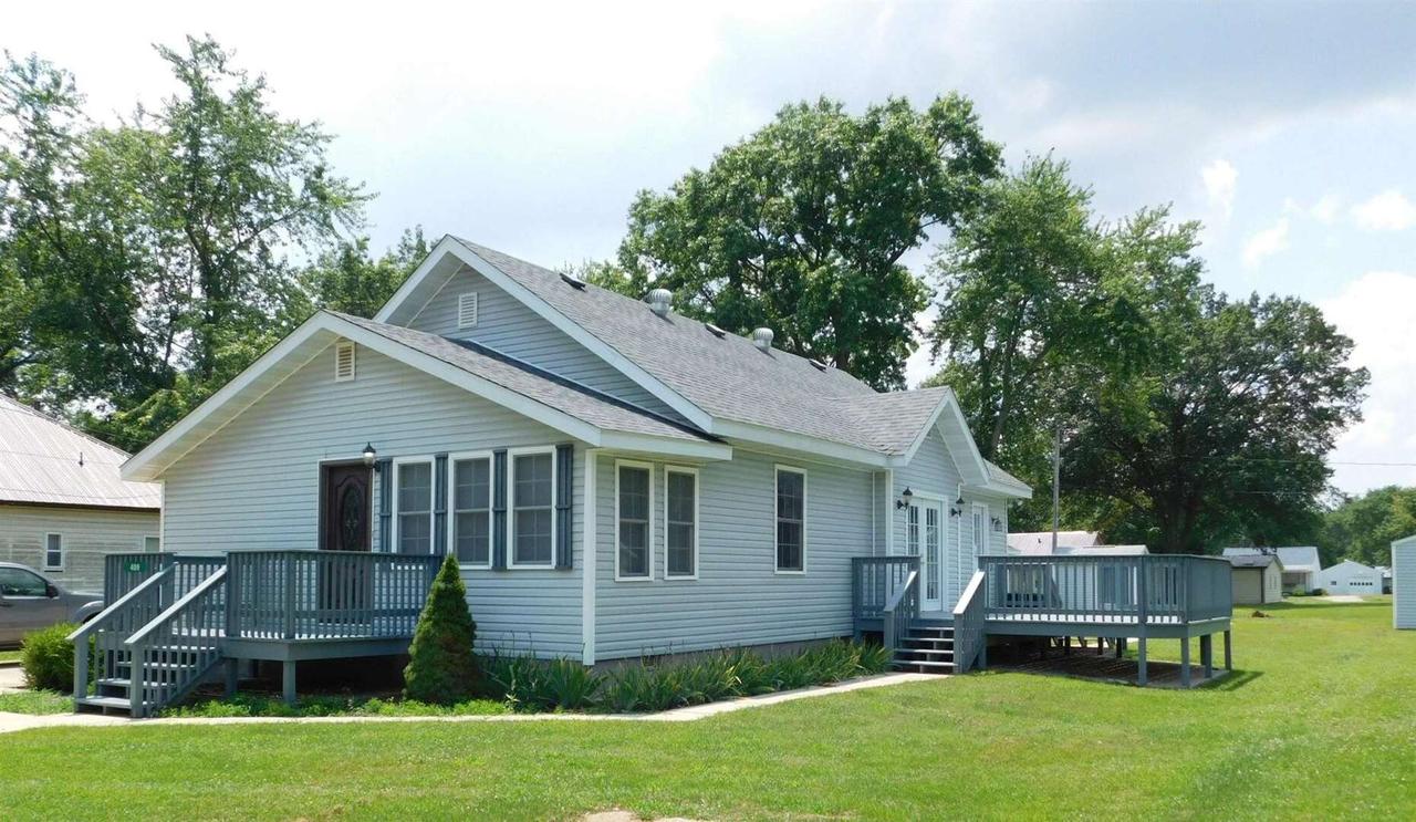 409 Perkins St., Odin, IL 62870