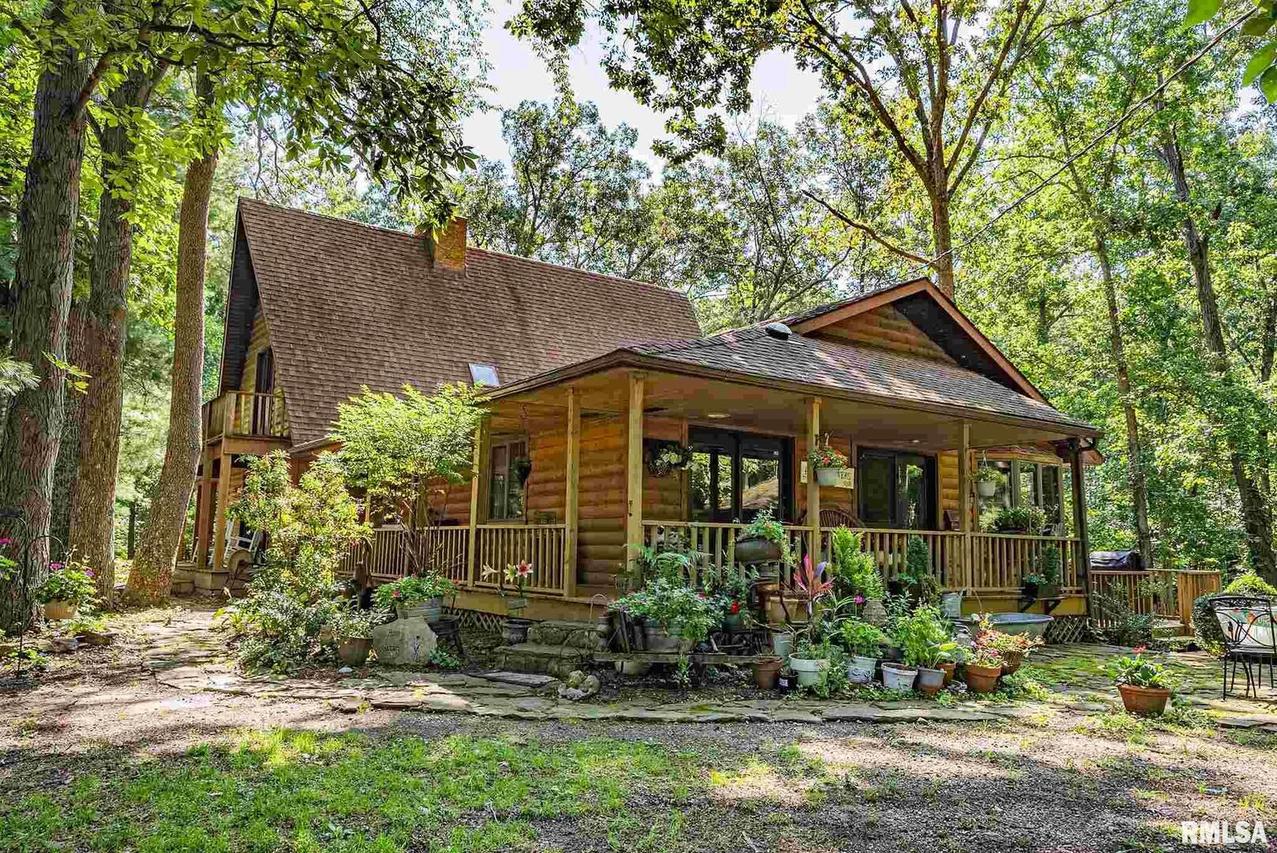 7762 Wilson Rd., Kinmundy, IL 62854