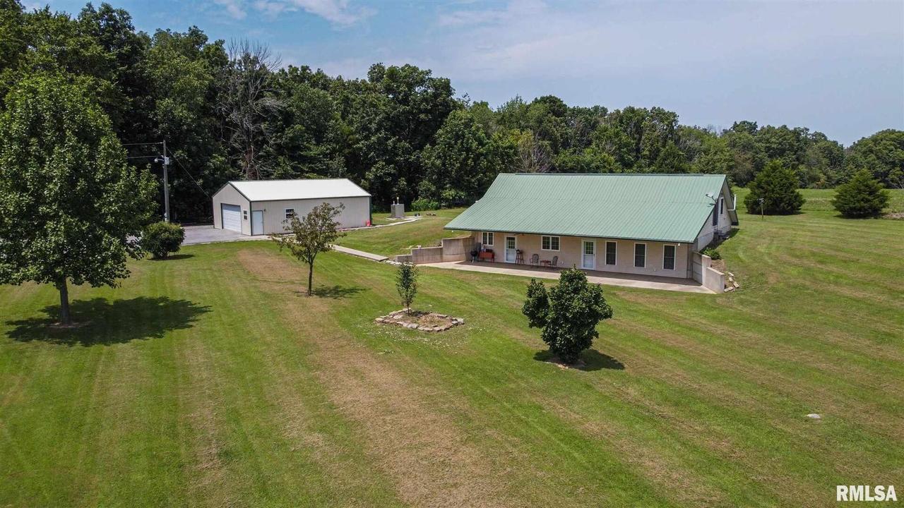 2771 Akin Rd., Mcleansboro, IL 62859