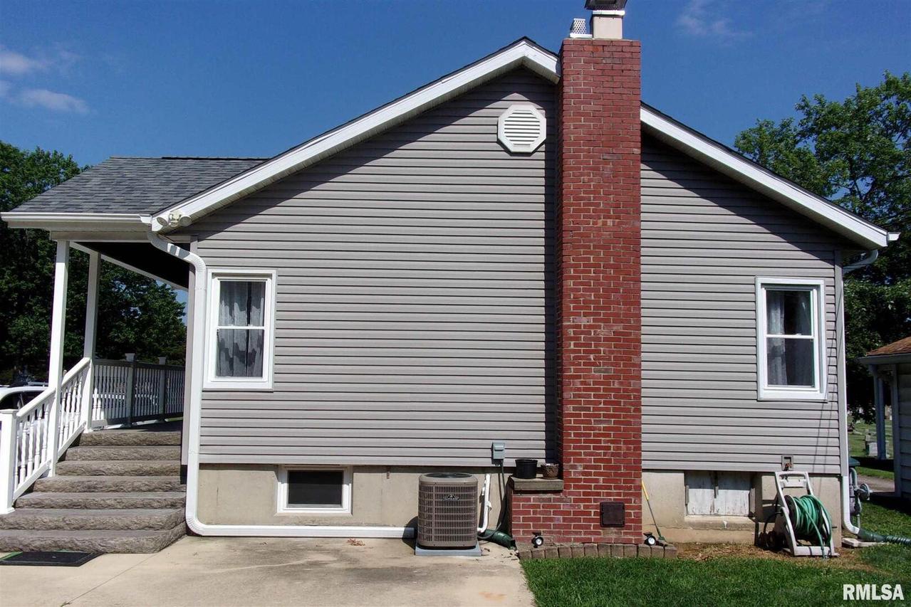 401 N Shelby St., Salem, IL 62881