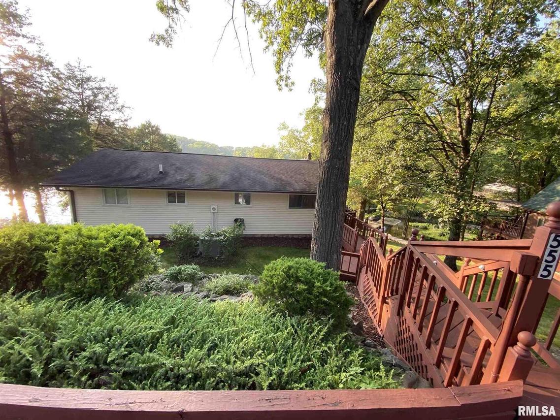 555 N Lakeshore Dr., Goreville, IL 62939