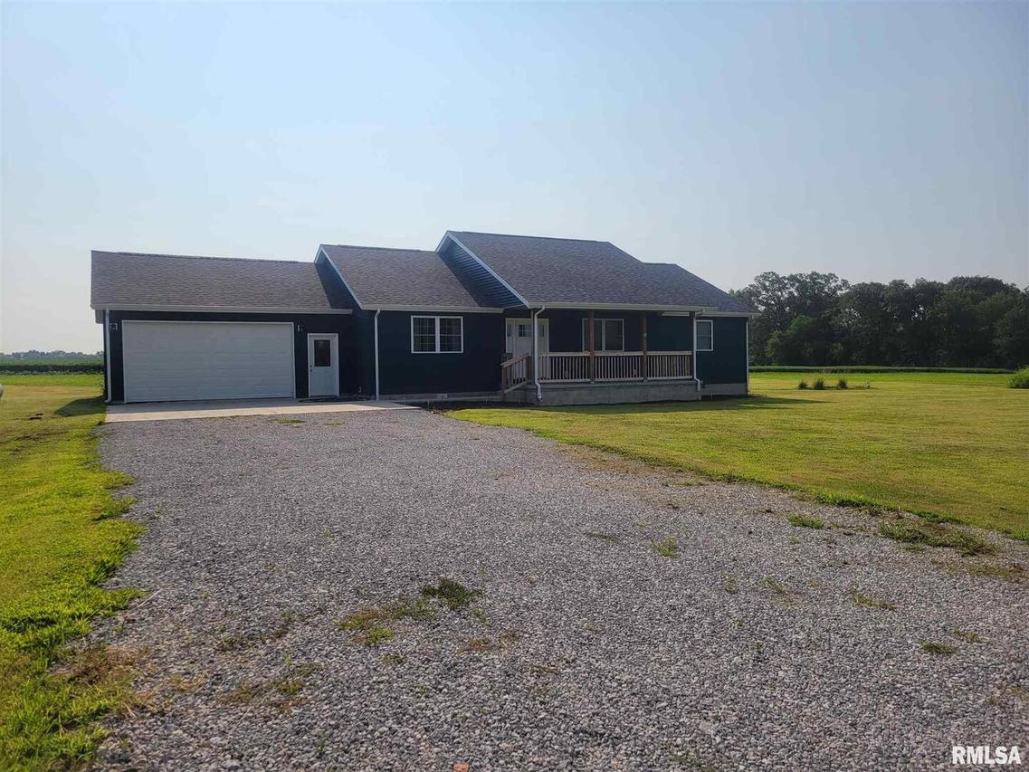 6372 N Riddle Ln., Waltonville, IL