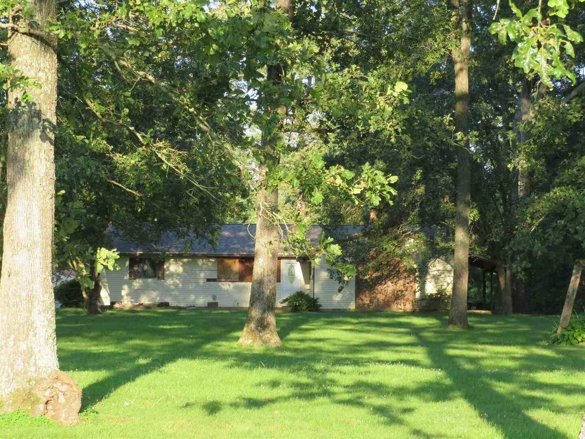 764 Johnson Rd., Iuka, IL 62849