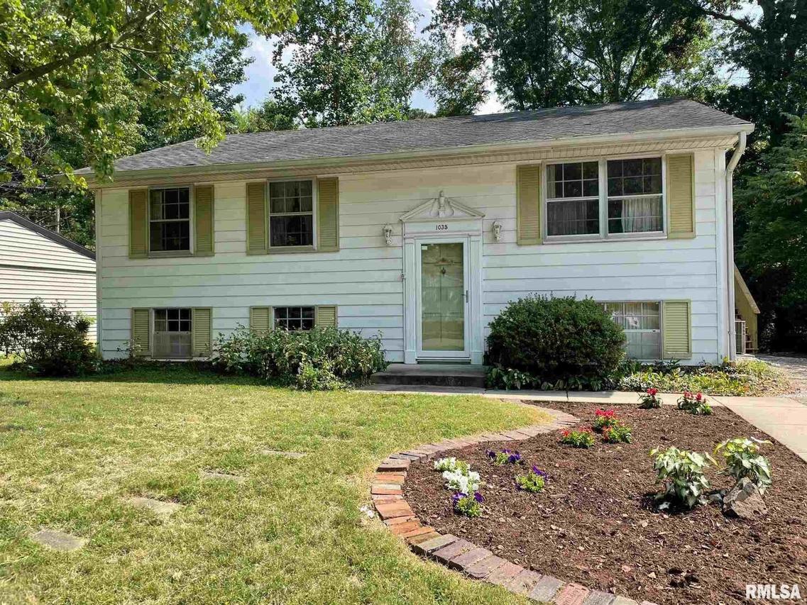 1035 W Willow St., Carbondale, IL 62901