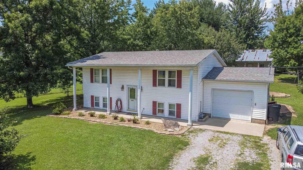 18824 E Fairfield Rd., Mt Vernon, IL 62864