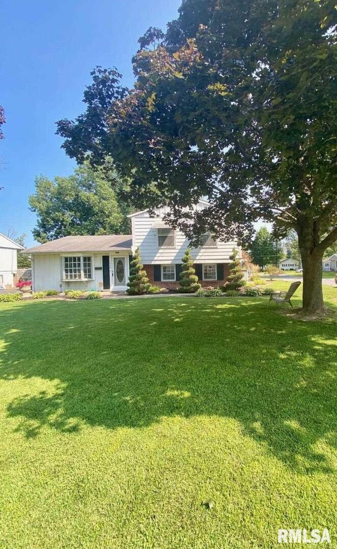 1448 E 4th St., Centralia, IL 62801