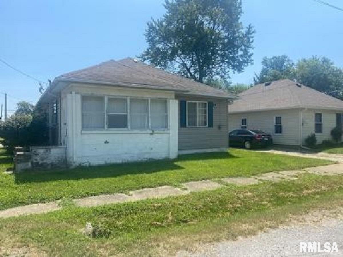 512 Grand St., Benton, IL 62812