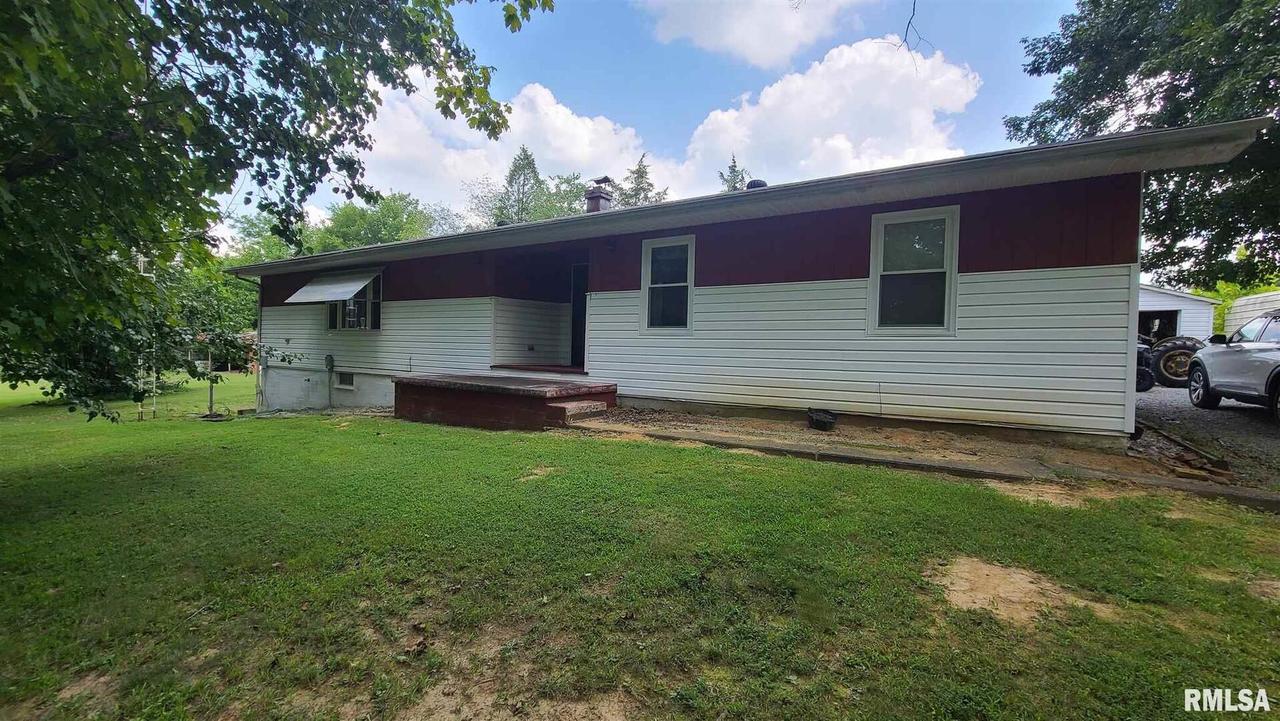 10 Henry Hicks Rd., Herod, IL 62947