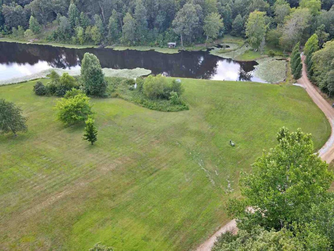 000 Jeffords Lake Ln., Brookport, IL 62910