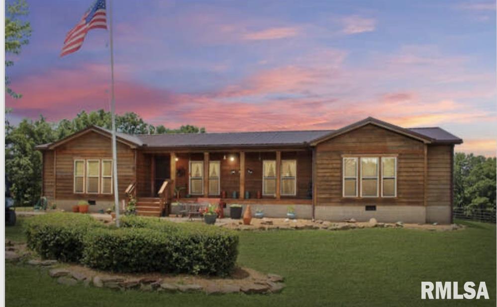 695 Robinwoods Ln., Tunnel Hill, IL 62972